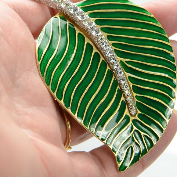 Kenneth Jay Lane KJL Enamel & Crystal Leaf Pin - Picture 2 of 5